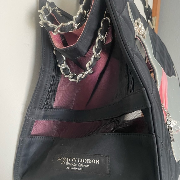 Charming pet tote from My Flat in London! Quilted body. Zipper top. Pink lining. - Picture 7 of 9